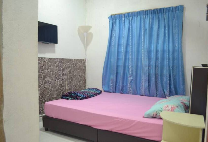 酒店 Spot On 89821 Batu Maung Sempoi Inn And Cafe