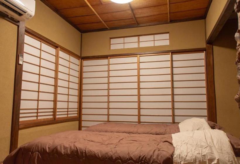 פנסיון Hostel Perch