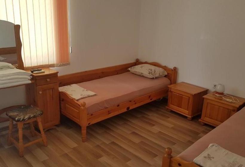 Пансион Kirovi House Guest Rooms