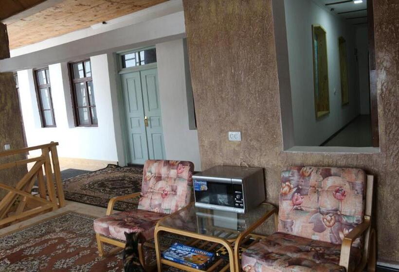 پانسیون Laila Guest House