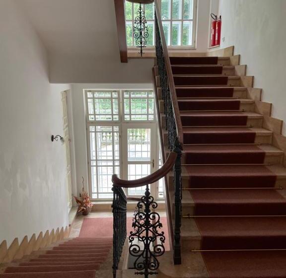 پانسیون Villa Belvedere