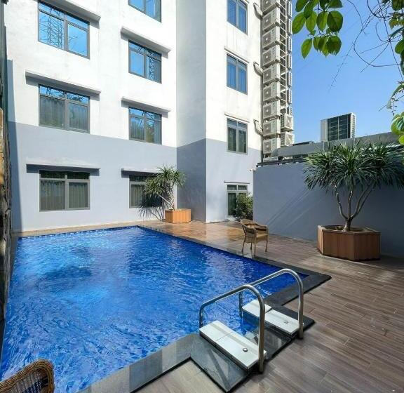 هتل Lake Hills