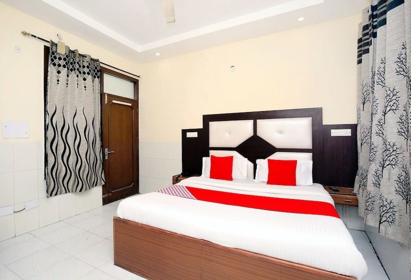 酒店 Surya Palace By Oyo Rooms