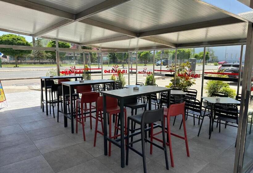 پانسیون Hostal Restaurante Iruñako