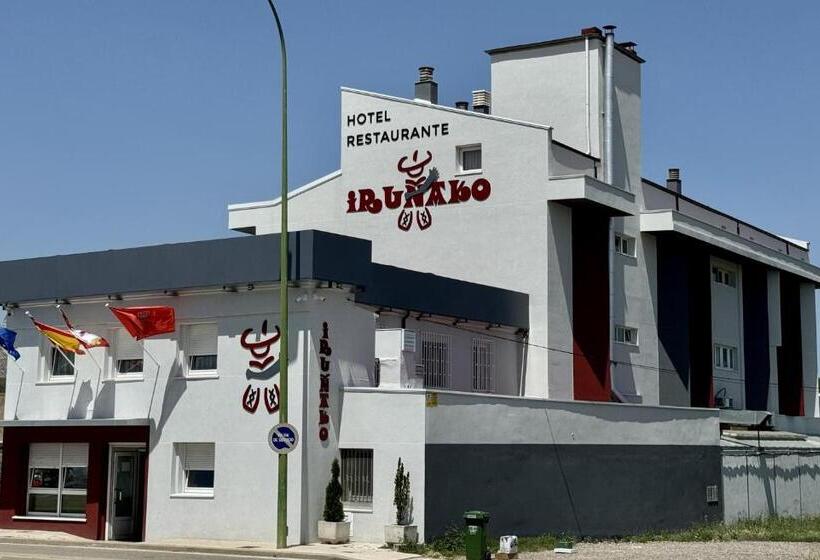 پانسیون Hostal Restaurante Iruñako