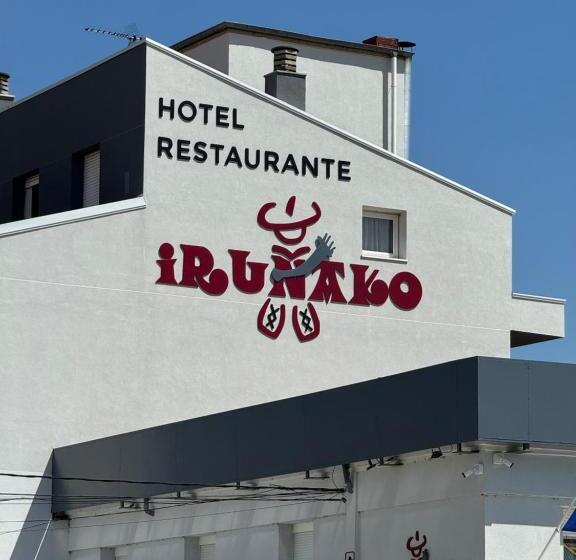 پانسیون Hostal Restaurante Iruñako