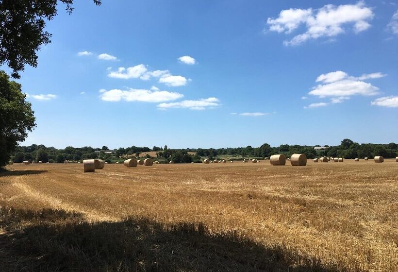 צימר Domaine De Lesty   Chambre D Hôtes