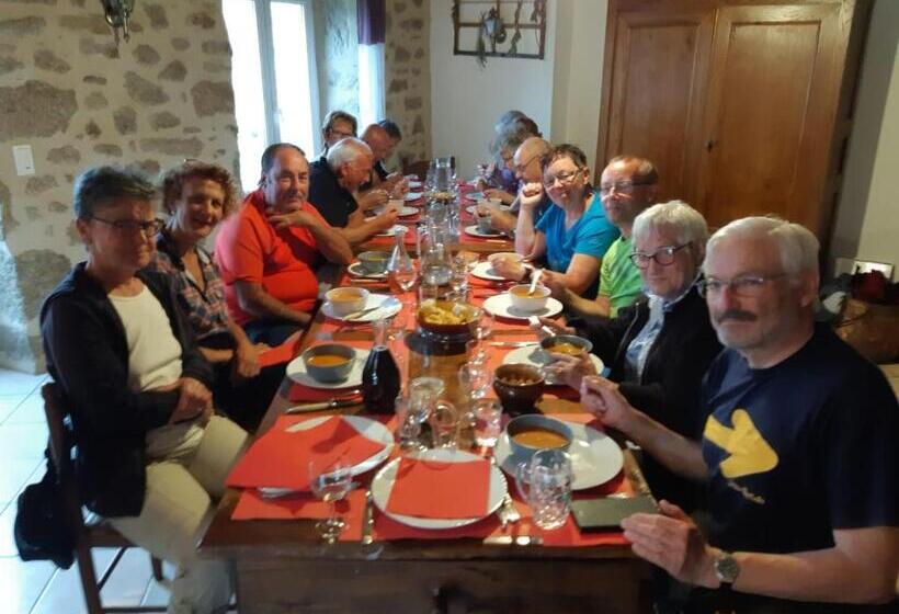 住宿加早餐  Lo Soulenquo à Fonteilles Sur Le Gr 65