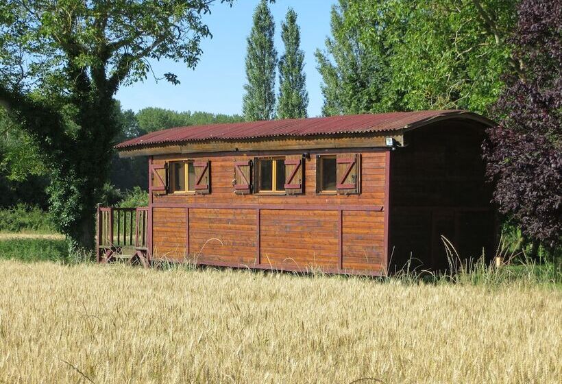 تختخواب و صبحانه La Ferme De L Isle Et Sa Roulotte