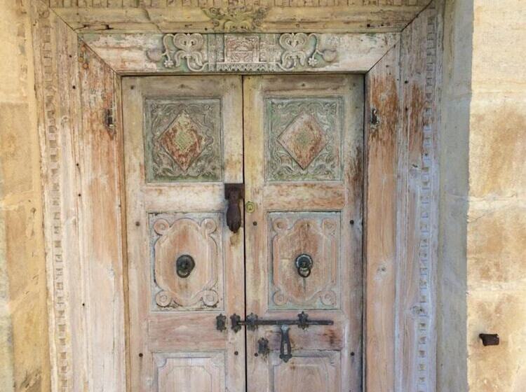 بنسيون La Source Gilhodes