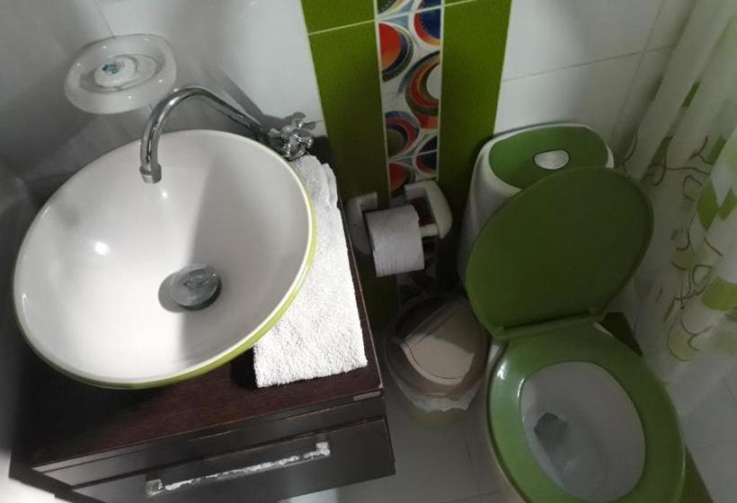 پانسیون Ludisa House