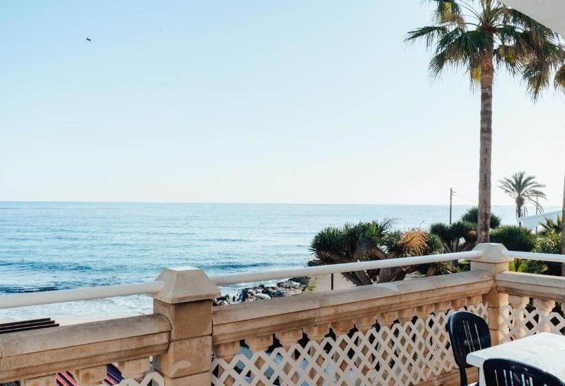פונדק Apartamentos Punta Prima Beach