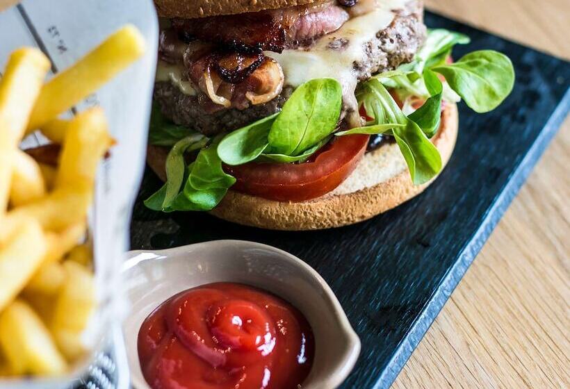 בית מלון כפרי Campanile Tours Sud  Chambraylestours