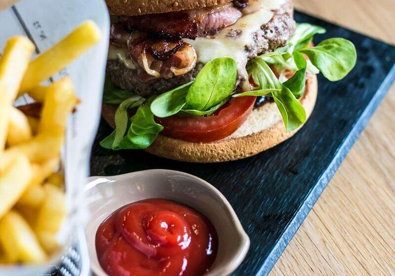 בית מלון כפרי Campanile Tours Sud  Chambraylestours