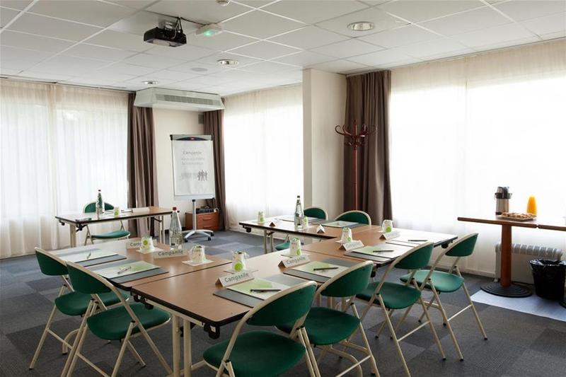 בית מלון כפרי Campanile Tours Sud ~ Joué Les Tours