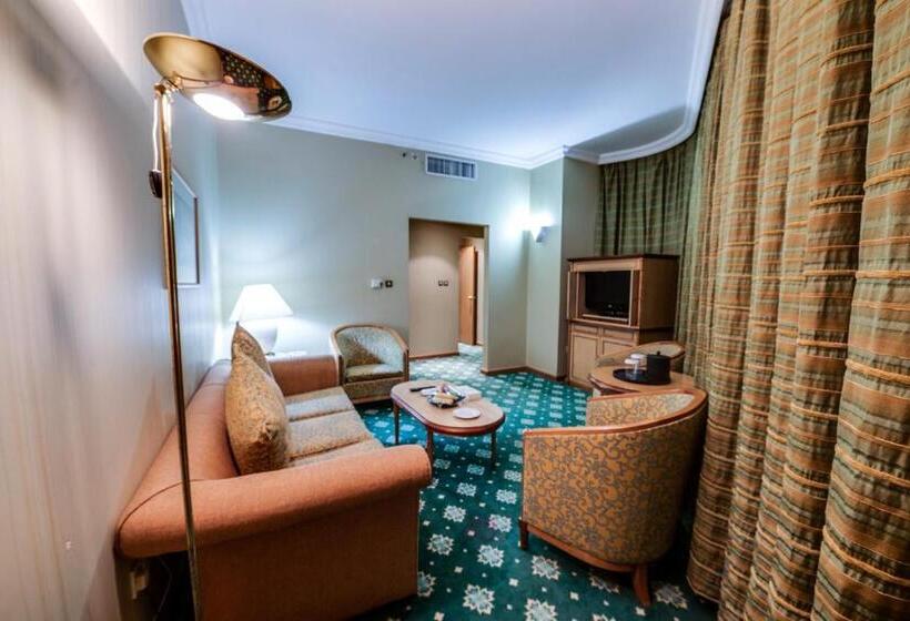 هتل Grand Continental