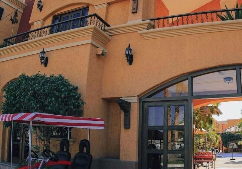 هتل Hacienda Suites Loreto