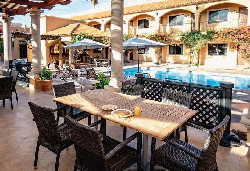 فندق Hacienda Suites Loreto