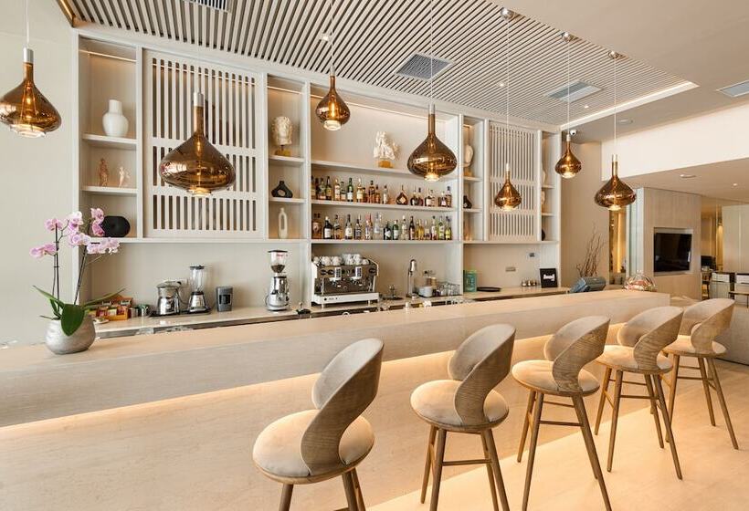 هتل Holiday Inn Thessaloniki, An Ihg
