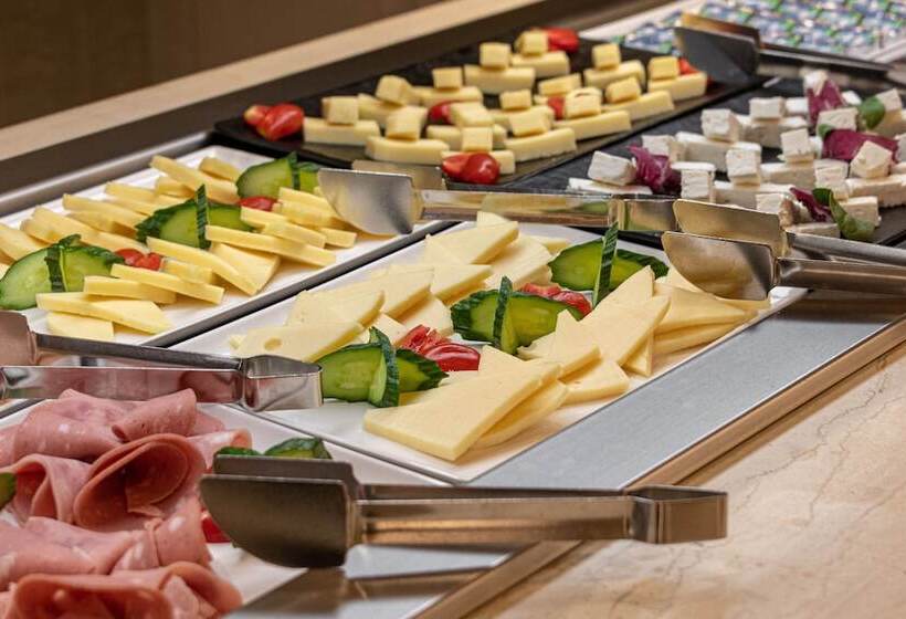 هتل Holiday Inn Thessaloniki, An Ihg