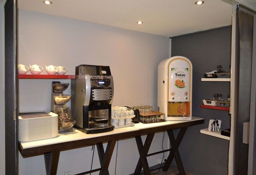 هتل Restaurant Kyriad Brive Centre