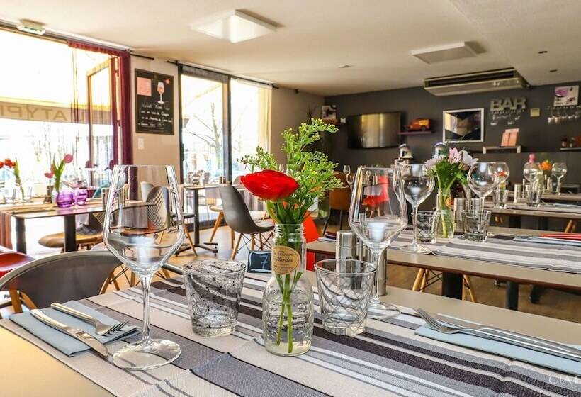 هتل Restaurant Kyriad Brive Centre