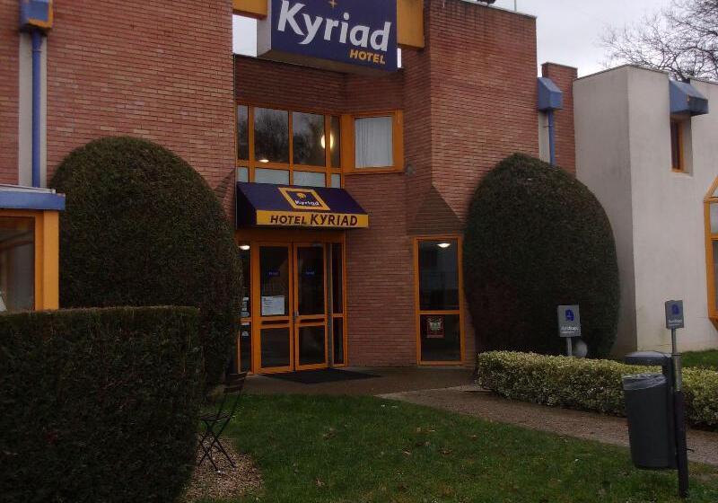 בית מלון כפרי Kyriad Chantilly