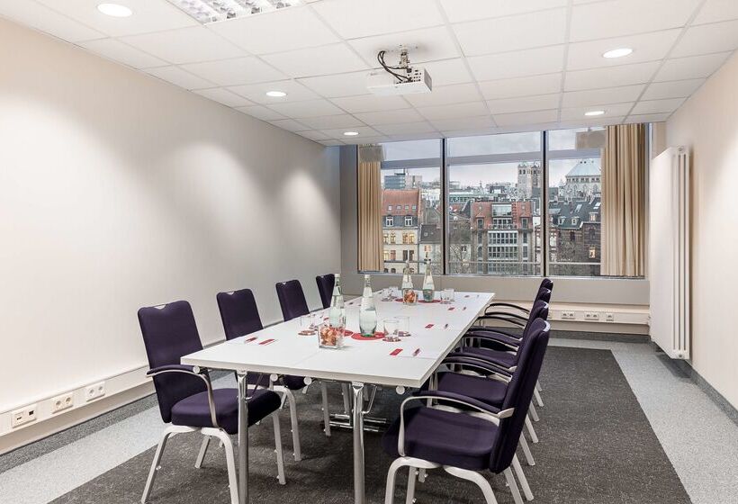 هتل NH Collection Koln Mediapark