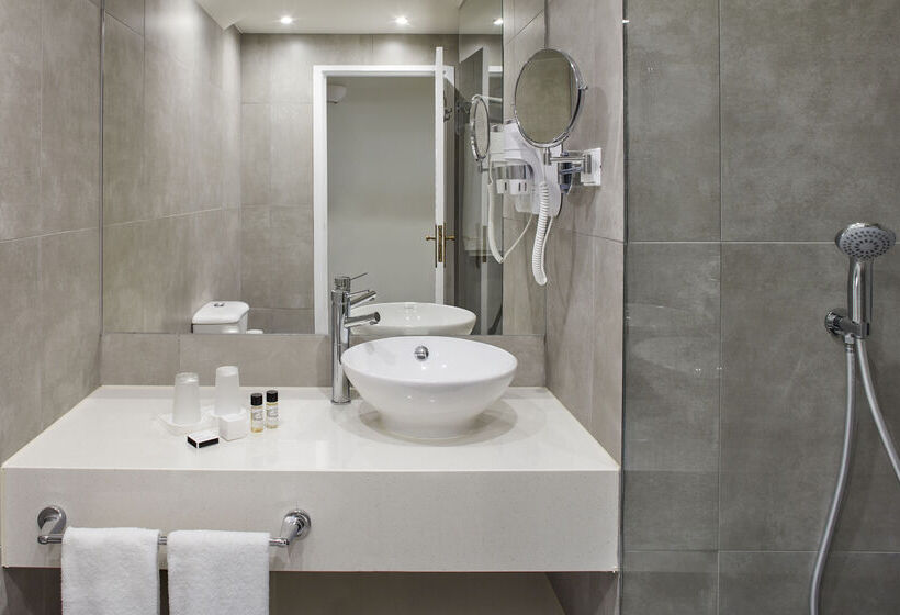 هتل Tivoli Lagos