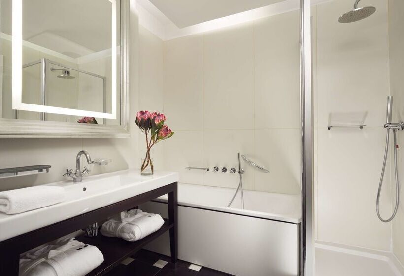 Fotos del hotel Unahotels Cusani Milano:  27