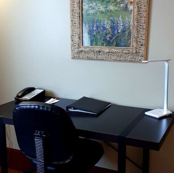 Causeway Bay Hotel Sparwood