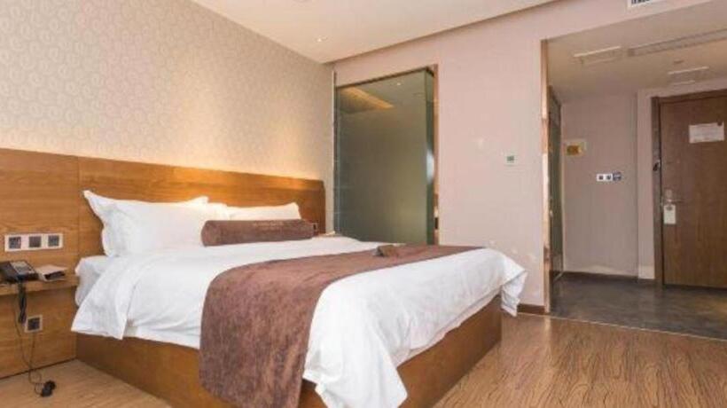 בית מלון כפרי James Joyce Coffetel Yichang East Railway Station Central Bus Station