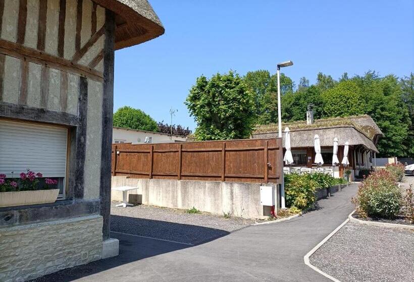 پانسیون Auberge Du Vieux Tour Le Manoir