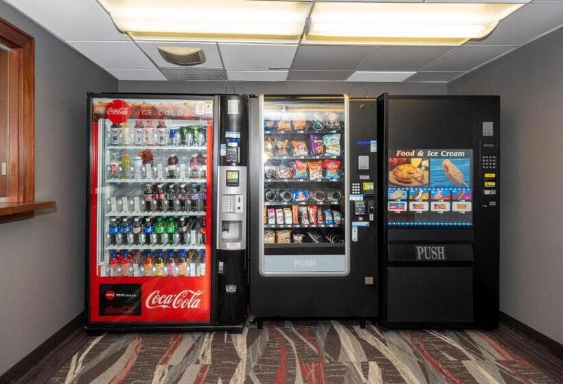 فندق Hometowne Studios By Red Roof Wilmington   New Castle