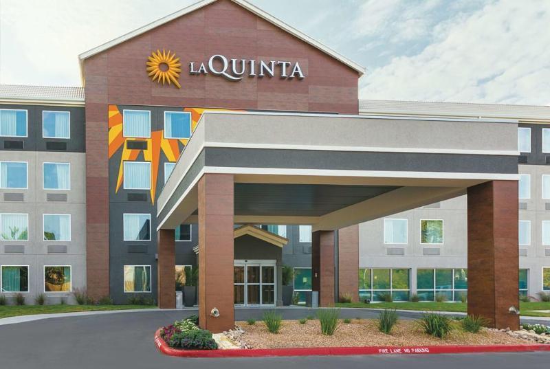 Отель La Quinta Inn & Suites By Wyndham Fort Stockton Northeast