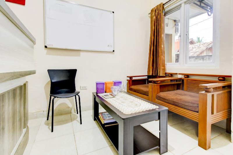 هتل Oyo 3606 Kost Kartini