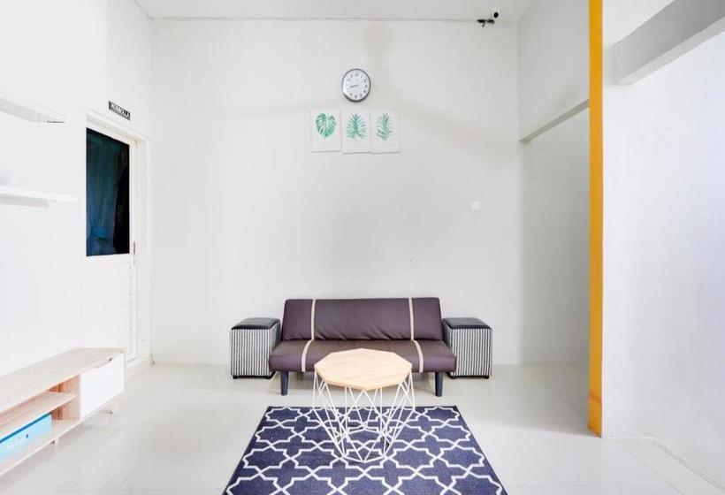 Отель Oyo 3705 Orchid Family Residence