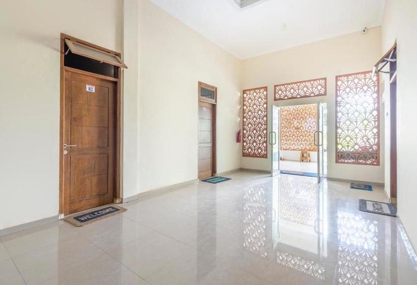 ホテル Oyo 3706 Griya Tentrem