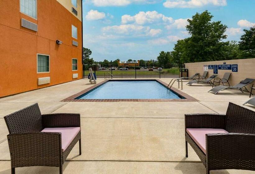هتل Days Inn & Suites By Wyndham Horn Lake   Memphis Graceland