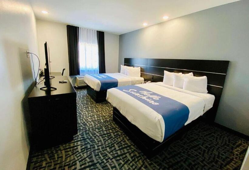 هتل Days Inn & Suites By Wyndham Horn Lake   Memphis Graceland
