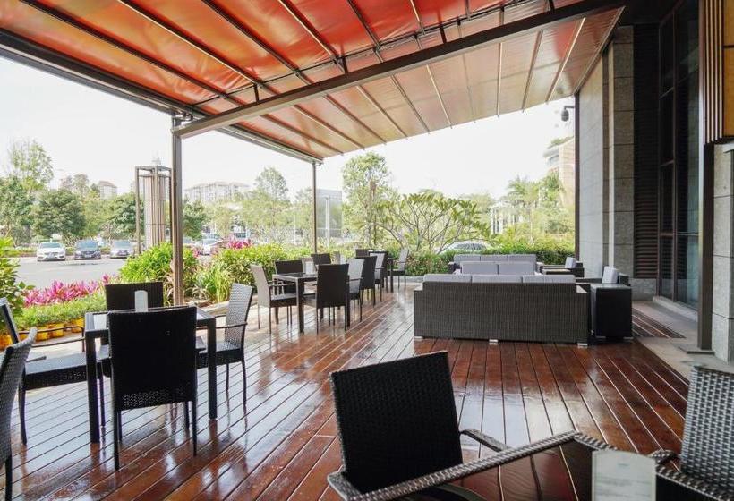 Отель Donghua Apartment