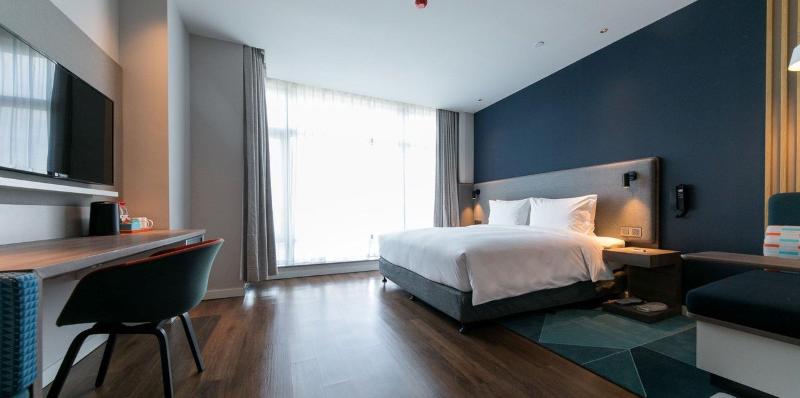 هتل Holiday Inn Express Urumqi Station By Ihg