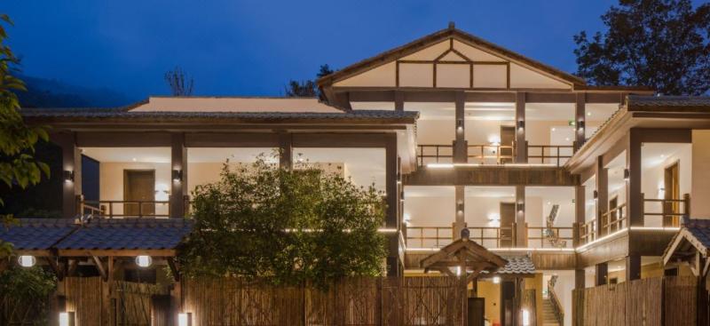 Fotos del hotel Howard Johnson Huashuiwan Hot Springs Resort Chengdu:  31