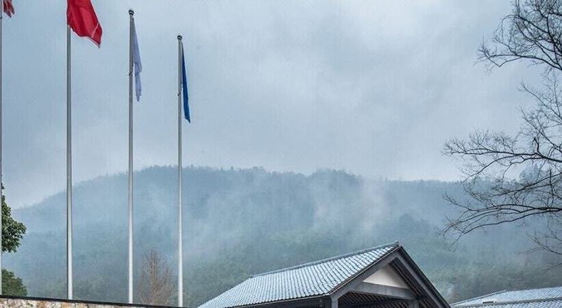 Fotos del hotel Howard Johnson Huashuiwan Hot Springs Resort Chengdu:  29