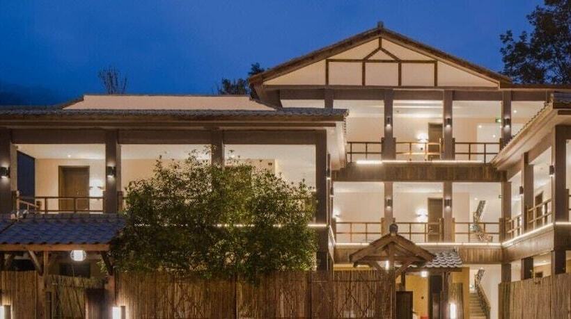 Fotos del hotel Howard Johnson Huashuiwan Hot Springs Resort Chengdu:  15