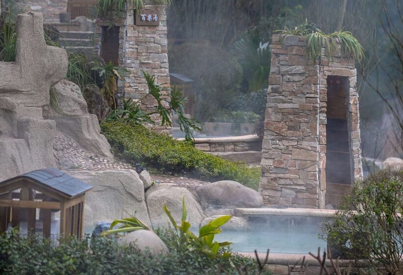 Fotos del hotel Howard Johnson Huashuiwan Hot Springs Resort Chengdu:  35