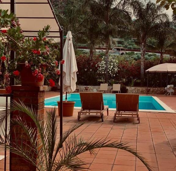 هتل Il Giardino Delle Zagare