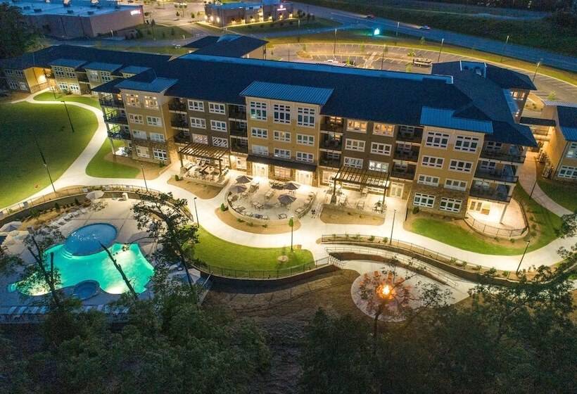 هتل Lakeside Lodge Clemson