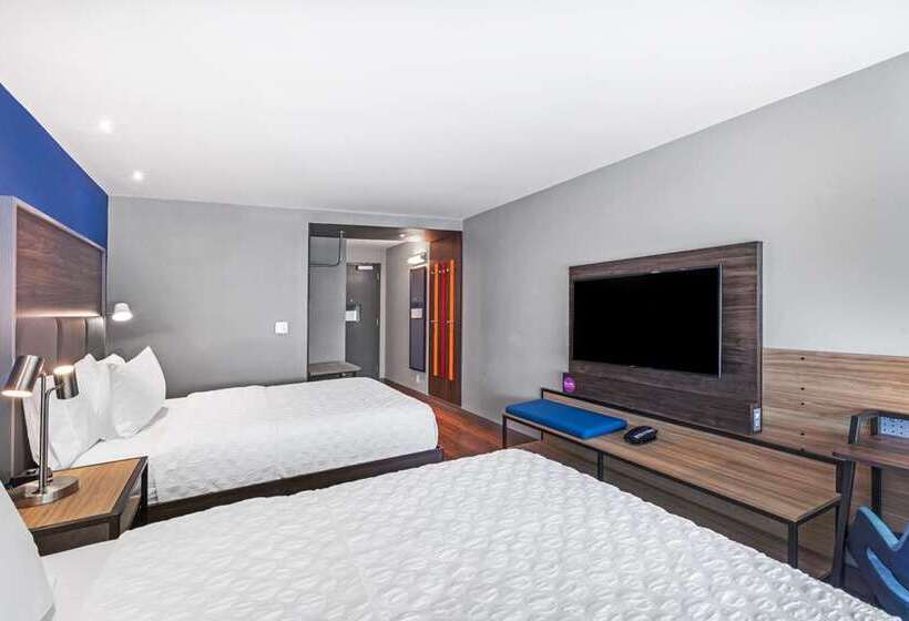 هتل Tru By Hilton Laredo Airport