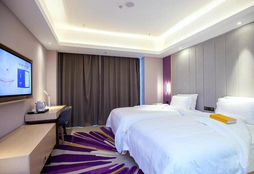 Lavande Hotel Chongqing West Station Baguo Cheng